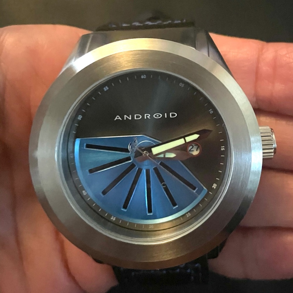 Android Rare Automatic Rotator Spinner Leather Me… - image 1